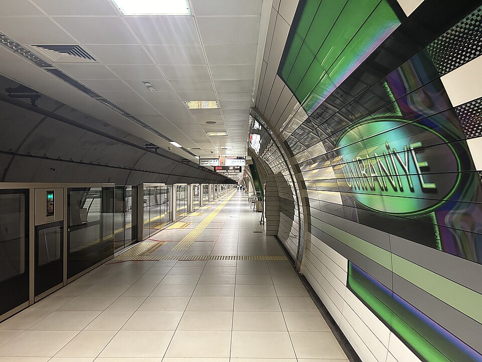 Ümraniye Metro İstasyonu M5