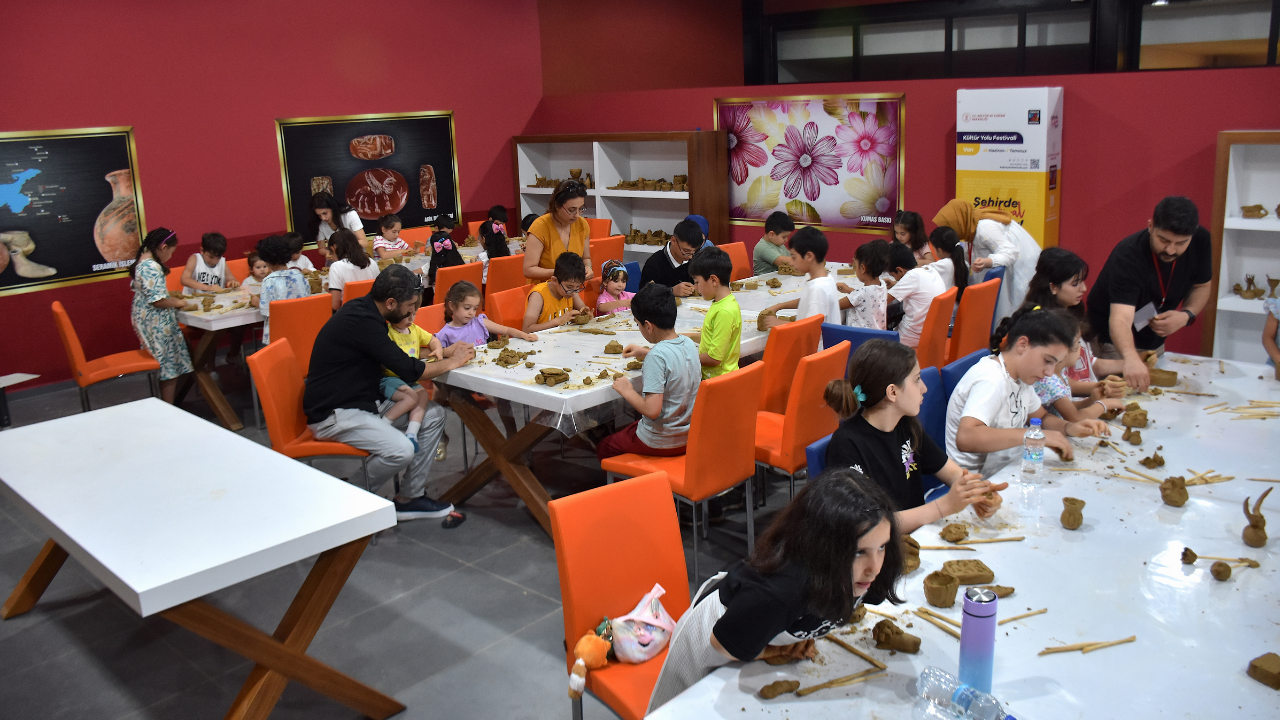 Van Kültür Yolu Festivali Çocukları Sanatla Buluşturdu2