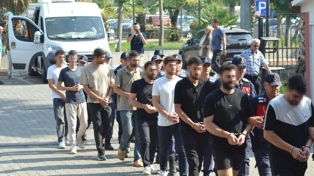 Yuksek Kazanc Vaadiyle 235 Kisiyi Dolandirdilar Kiskivrak Yakalandilar1