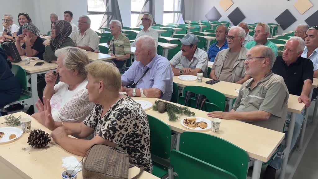 Zonguldakta 60 Yas Ustu Vatandaslar Universite Siralarina Dondu