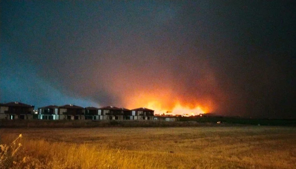 3 Şehirde Yangınla Gece Boyu Mücadele! Son Durum Ne1