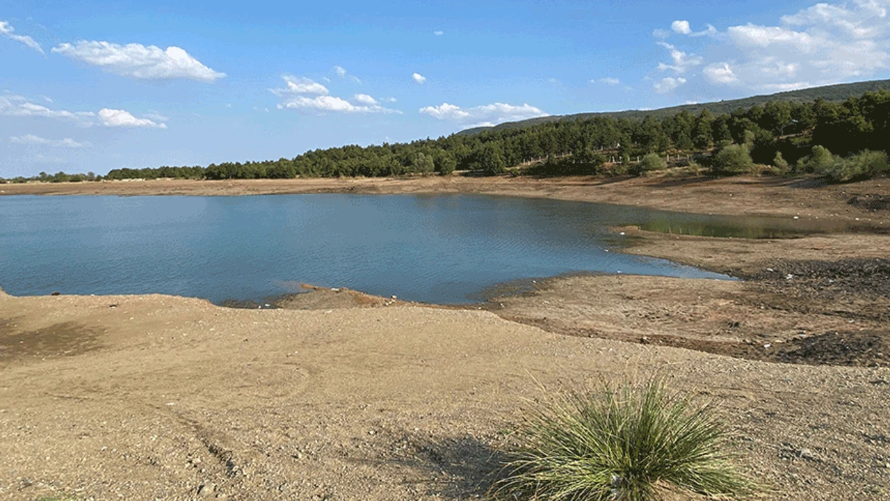 Bilecik’in Tarihi Göleti Susuzlukla Mücadele Ediyor