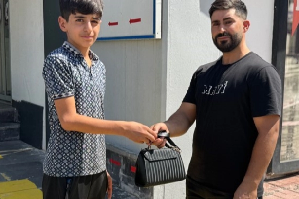 Bulduğu 1,6 Milyon Tl’lik Altını Polise Teslim Etti Büyük Takdir Topladı1