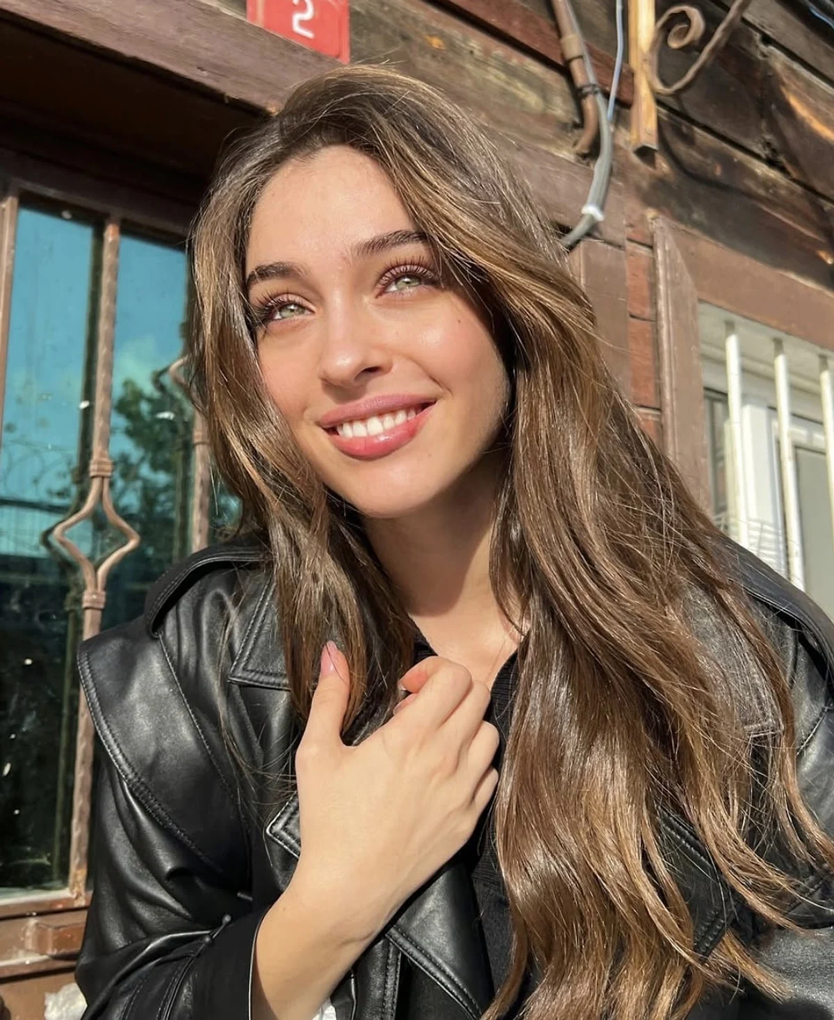 Cemre Baysel Sarı Saç