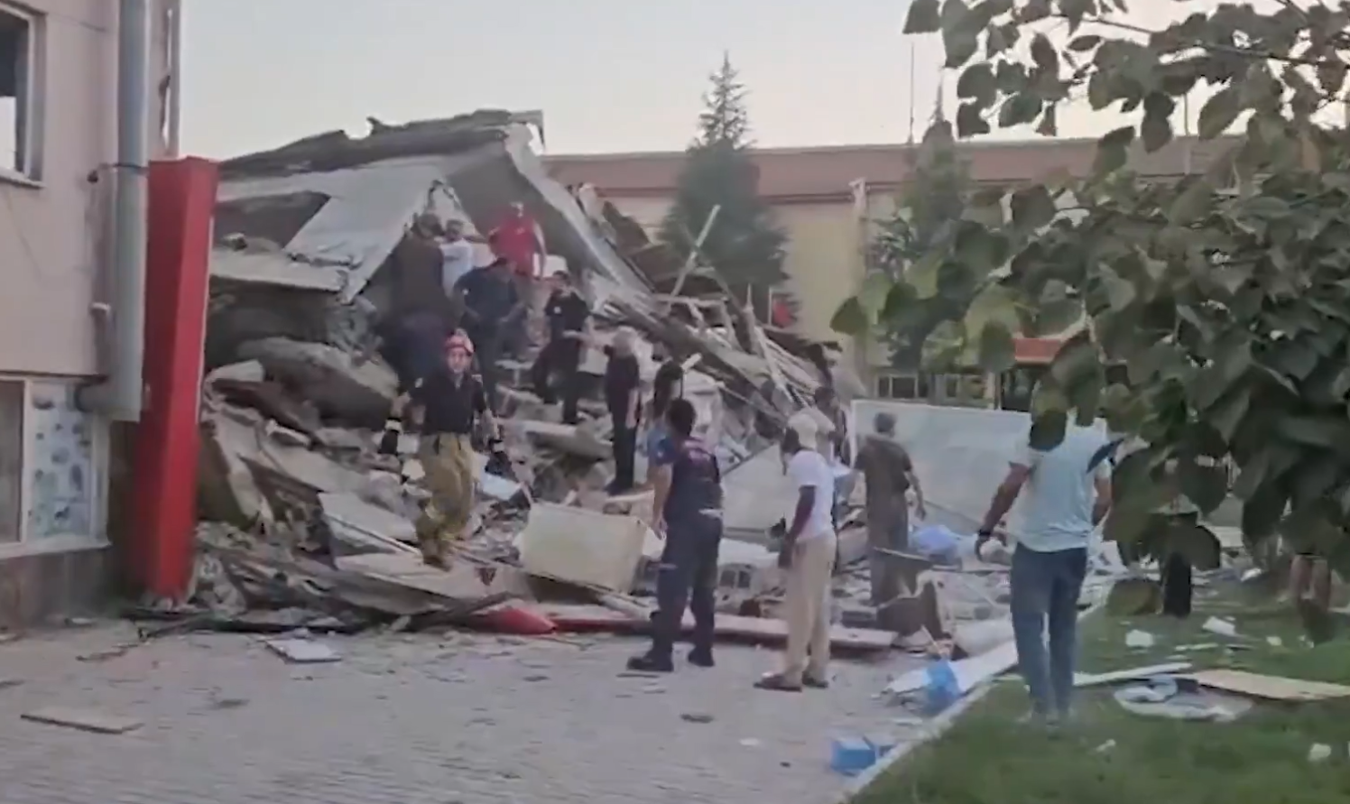 sındırgı deprem