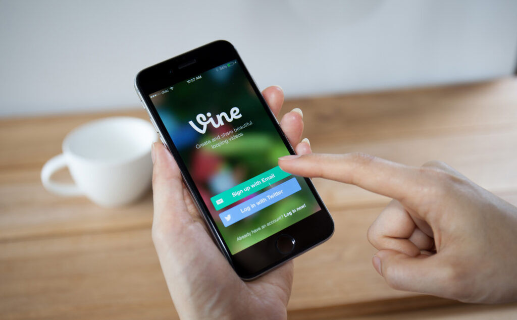 Elon Musk Duyurdu! Tiktok’un Atası “Vine” Geri Mi Dönüyor
