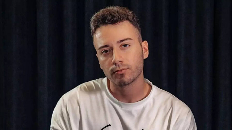 Enes Batur Yaşamı