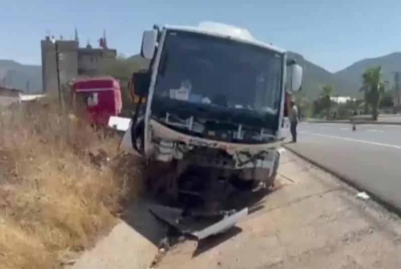Faciadan Son Anda Dönüldü Antalya’da Tur Otobüsü Kazası1