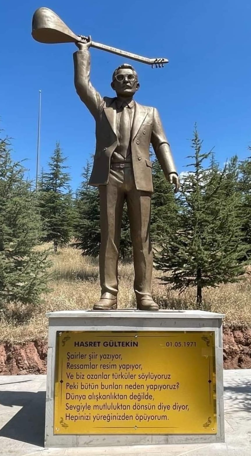 Hasret Gültekin Heykel