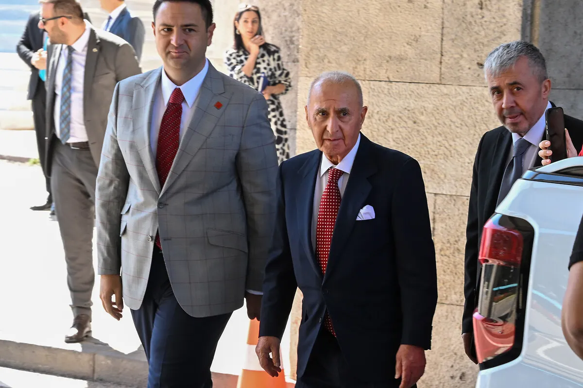 Hikmet Çetin