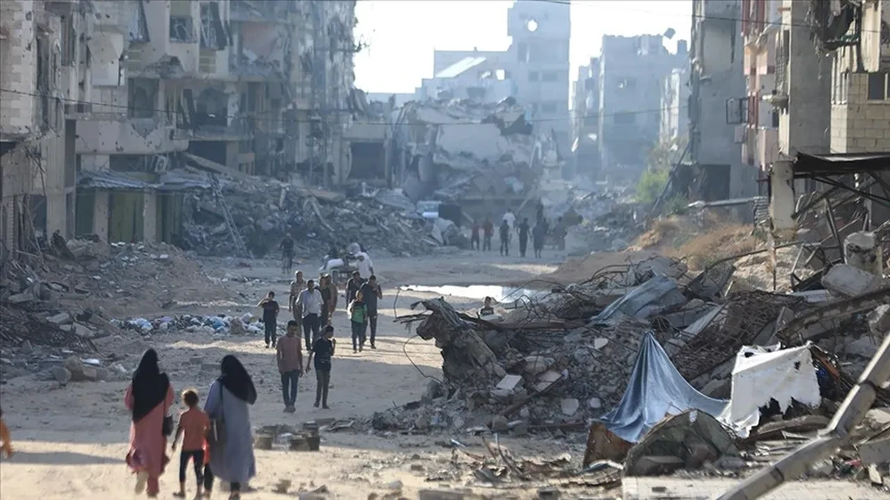 Israil Gazzeyi Isgal Planina Onayin Ardindan Sinira Yiginak Yapmaya Basladi 3240077 202508081103 2