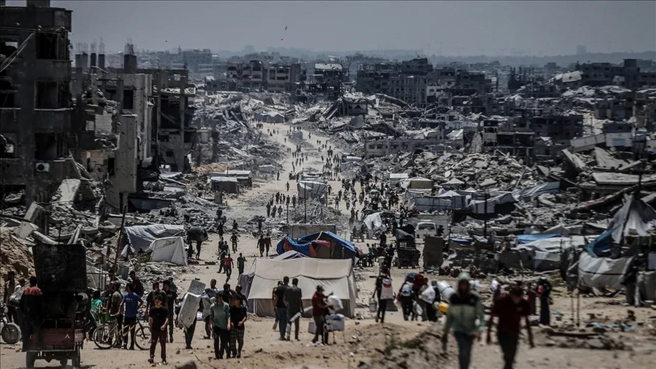 Israil Gazzeyi Isgal Planina Onayin Ardindan Sinira Yiginak Yapmaya Basladi 3240077 202508081103 3