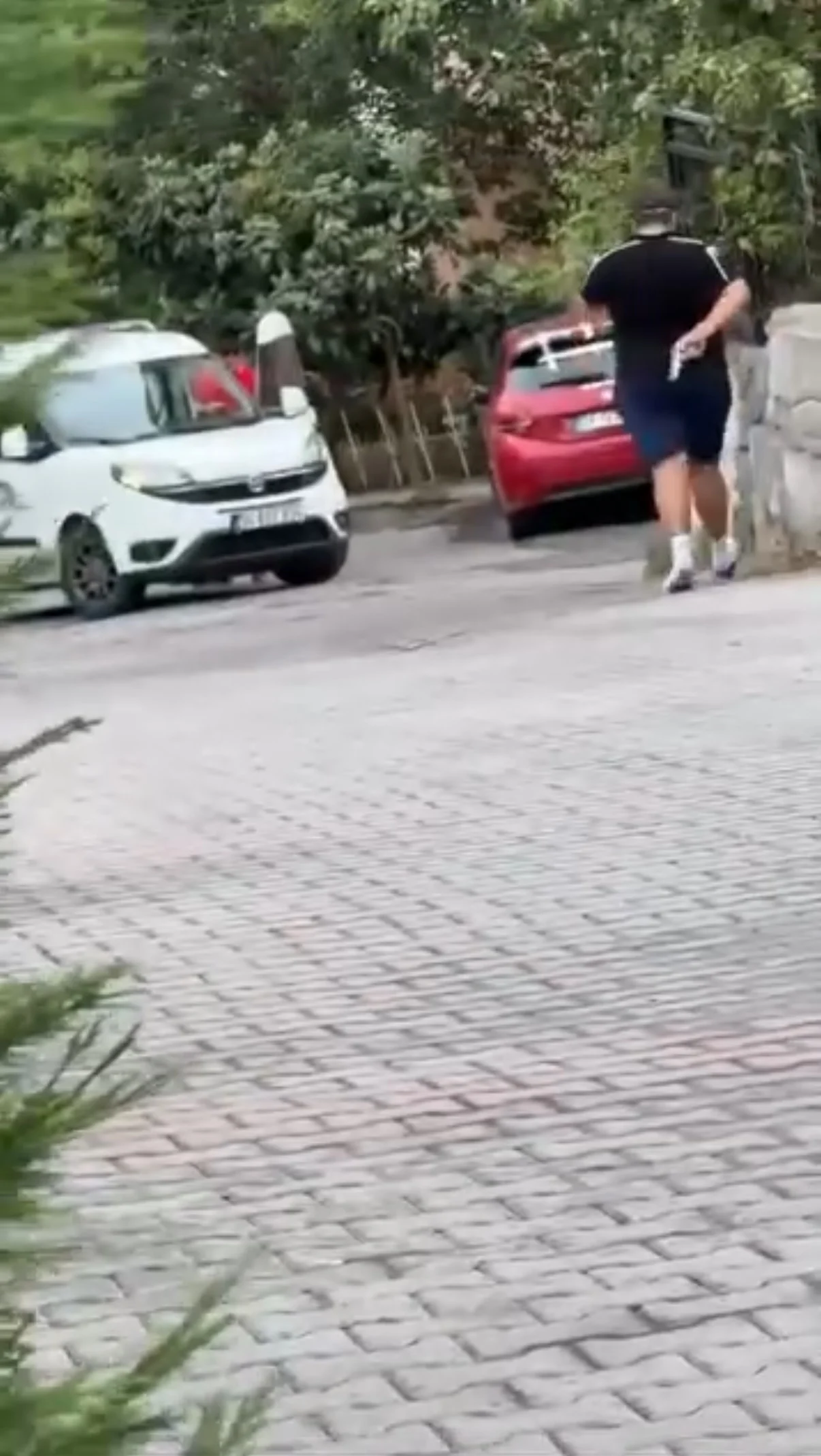 Istanbuleyupsultandaaracinabinerke857207254308Jpg L0 X1Ue9 R K U273 Ip N Zwi Leg