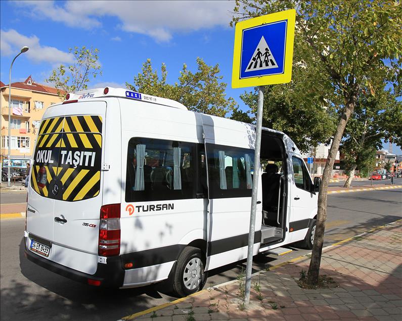İzmir’de Okul Servis Ücretlerine Dev Zam! Veliler Şokta İşte Yeni Tarife Listesi 2