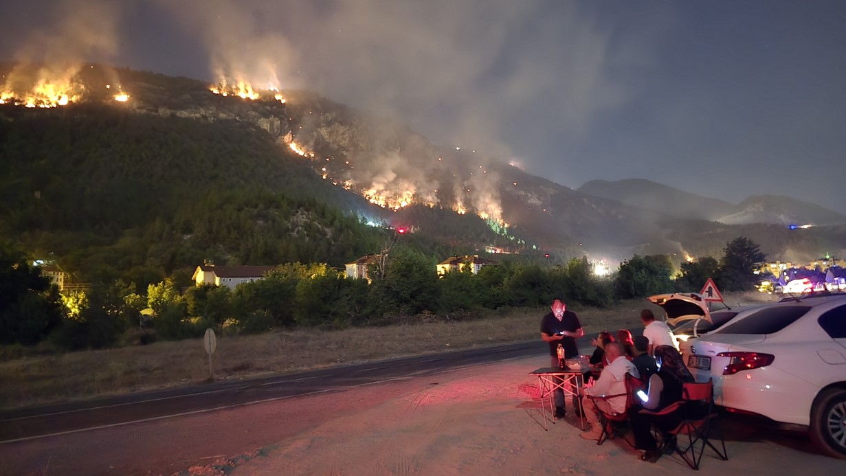 Karabük'te Tekrar Yangın Çıktı! Son Durum Ne1