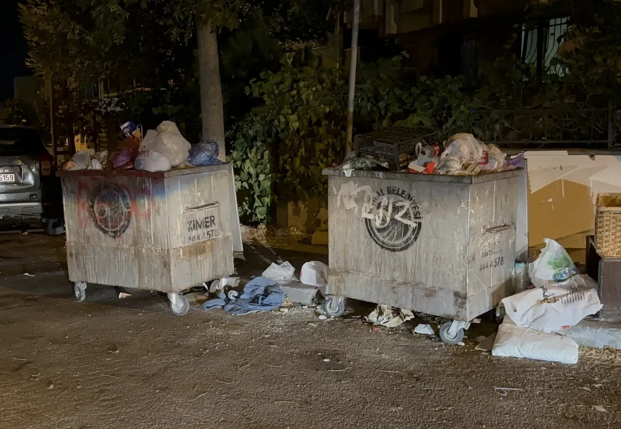 Kartal Çöplüğe Döndü! Işçilerden Belediye’ye Maaş Tepkisi2