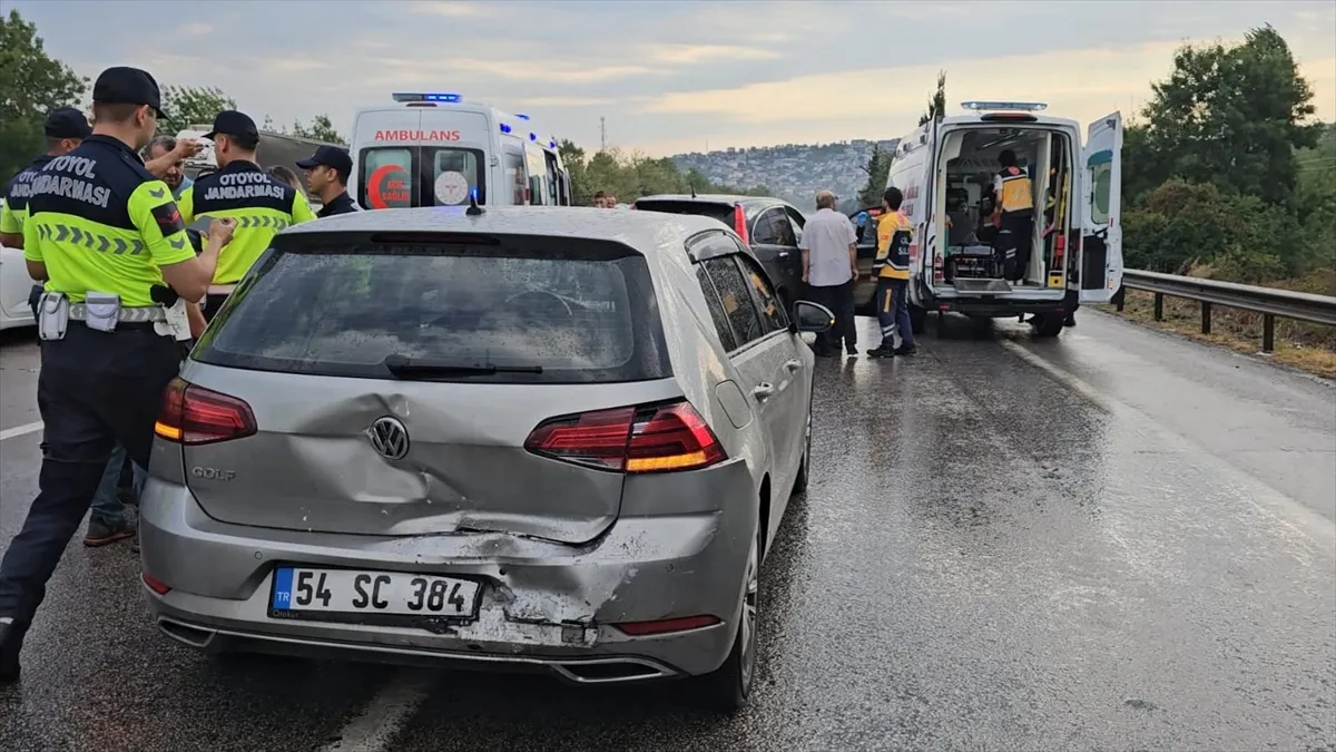 Kaygan Yol Faciası Sakarya’da Zincirleme Kaza, 10 Yaralı1
