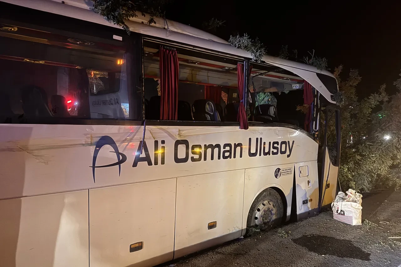Kayseri’de Yolcu Otobüsü Dehşeti 1 Ölü, 13 Yaralı2