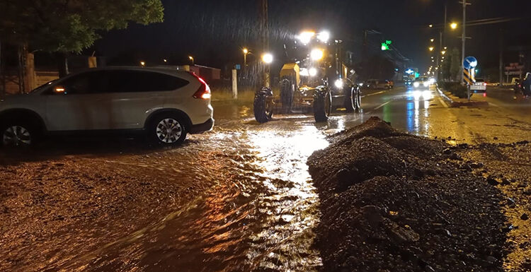 Konya, Sele Teslim Oldu Köprü Yıkıldı, Evleri Su Bastı1