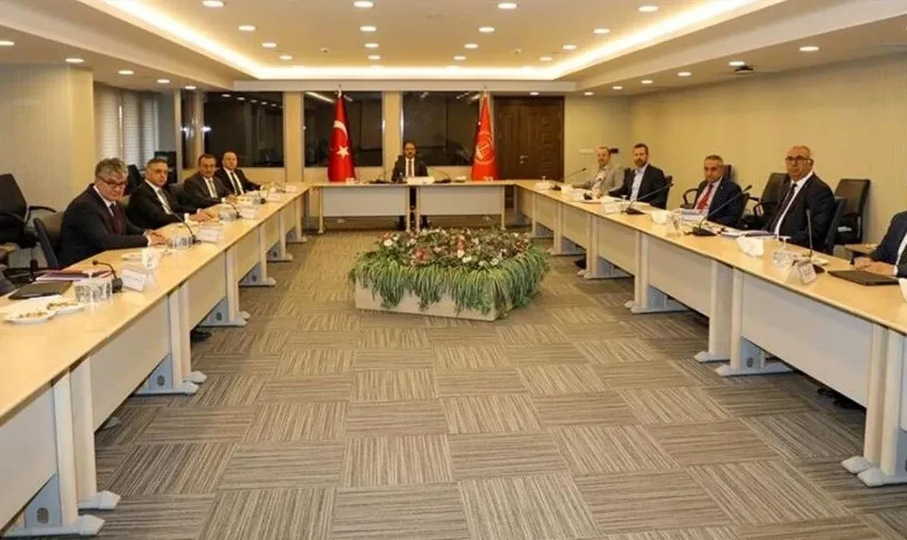 Memur Zammi Icin Kritik Gun Hakem Kurulu Ikinci Toplantisini Yapiyor 3243780 202508240852 2