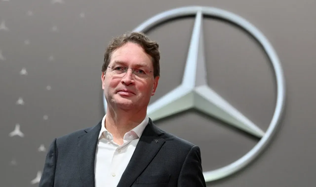 Mercedes Ceosundan Uyari Tum Pazar Coker 3241058 202508121452 1