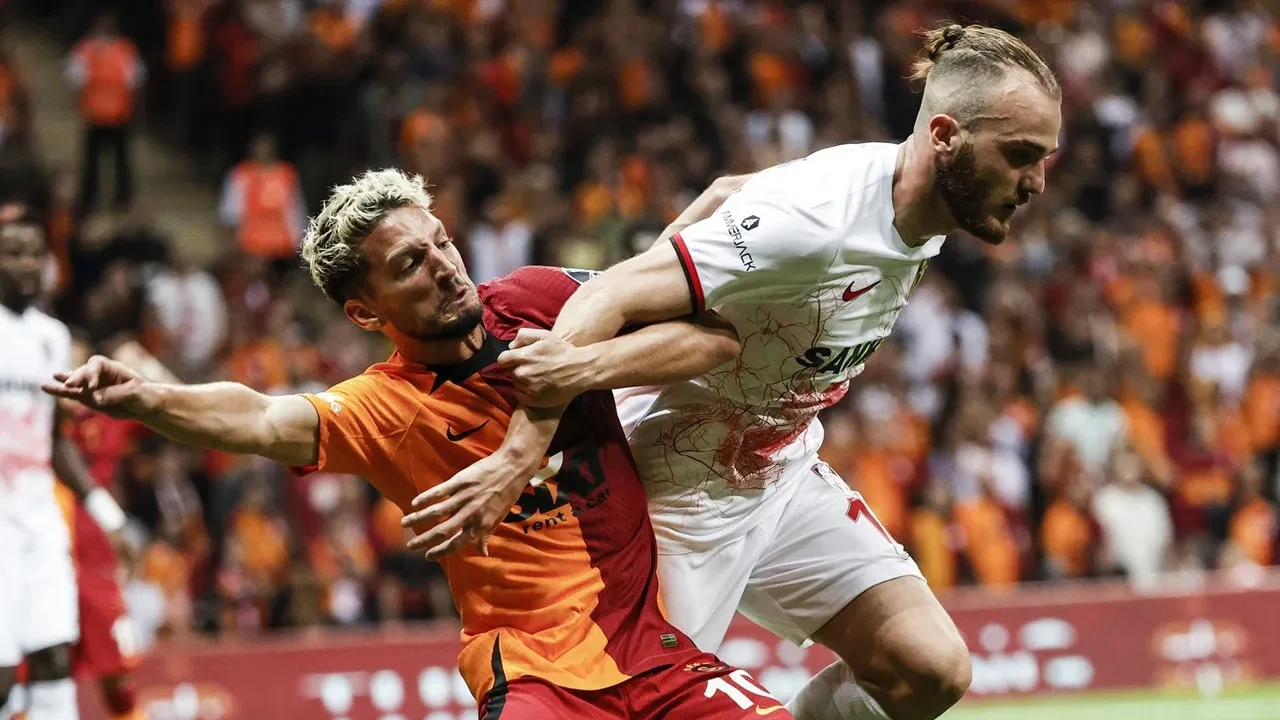 Mertensten Surpriz Karar Futbol Kariyerini Noktaladi 3243775 202508240757 1