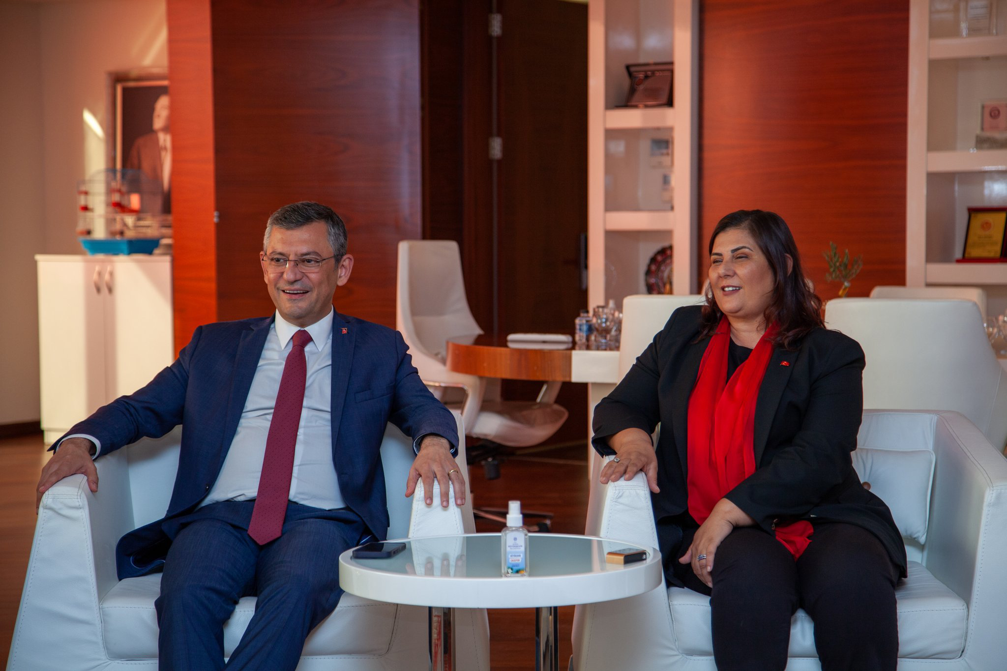 Özlem Çerçioğlu Özgür Özel