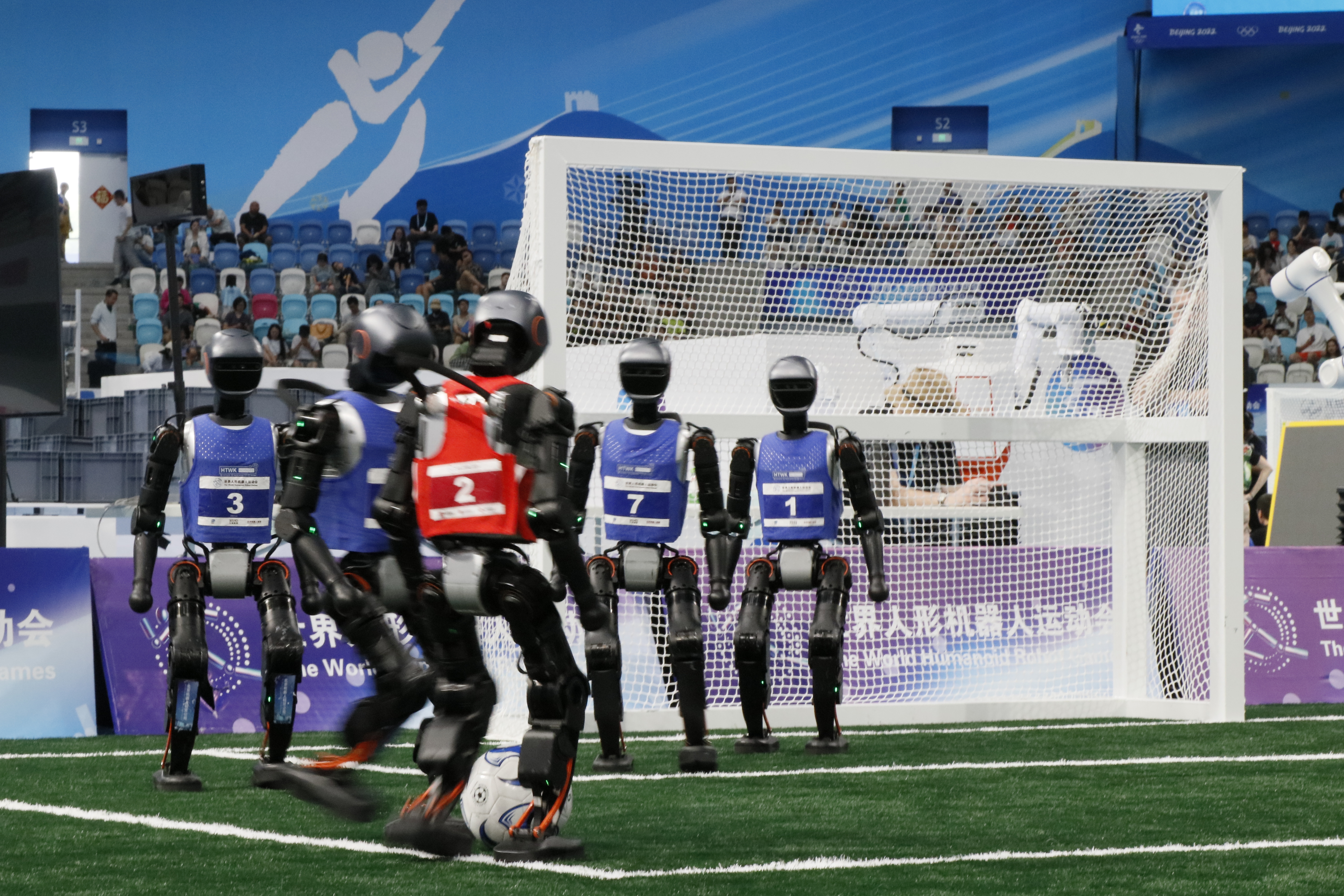İlerde izler miyiz? Çin'den robot olimpiyatları!