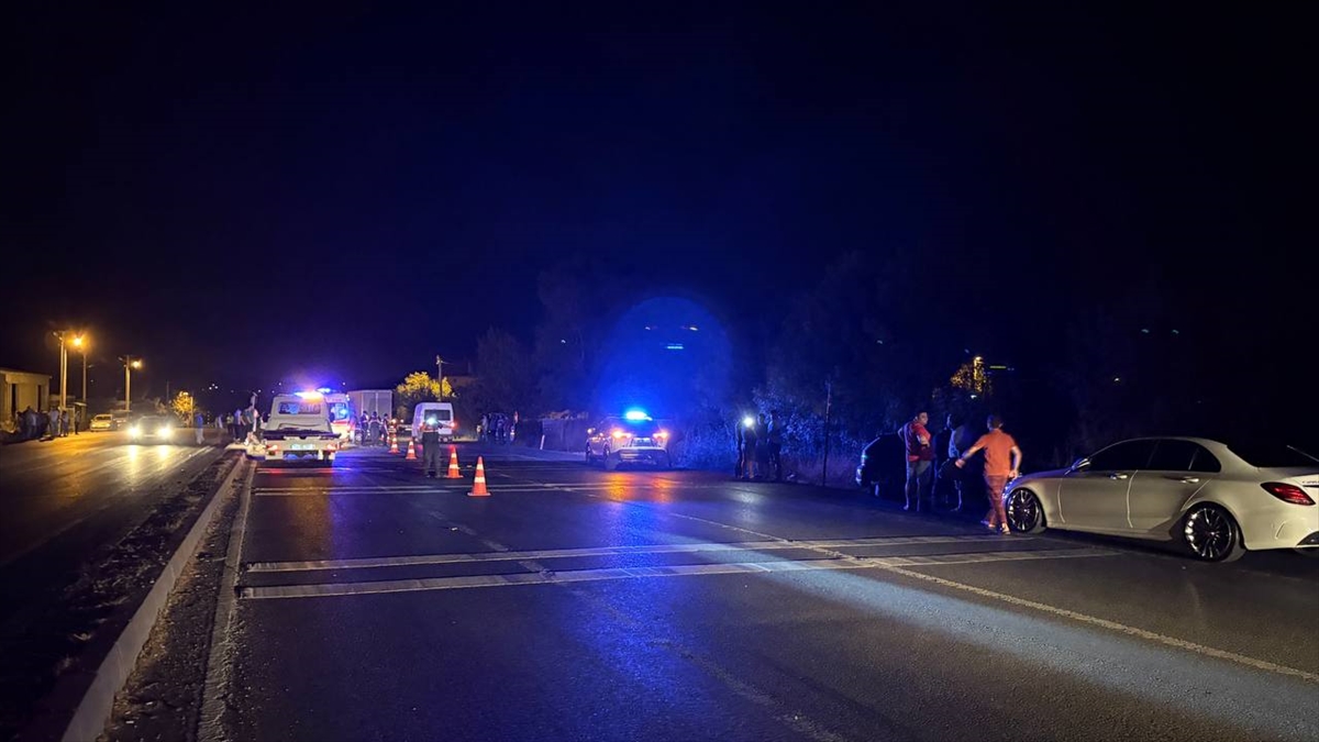 Sakarya’da Korkunç Çarpışma 8 Kişi Hastaneye Kaldırıldı