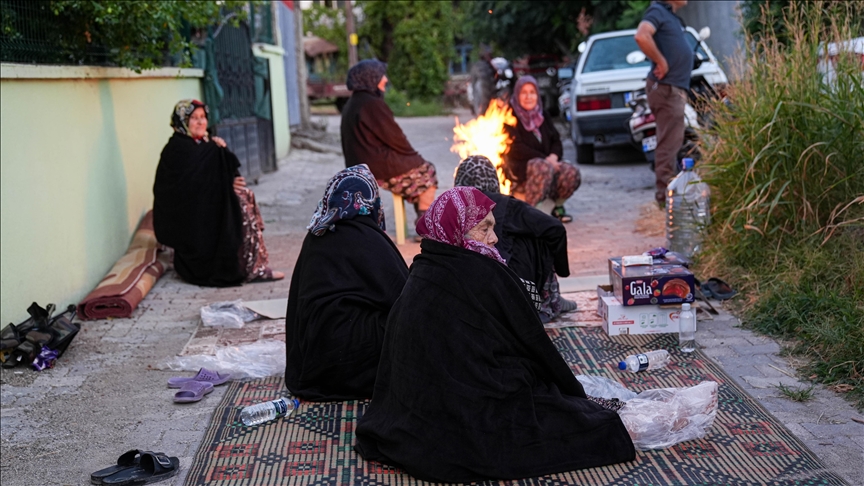 Sındırgı’da Korkulu Bekleyiş Vatandaşlar Evlerine Giremedi