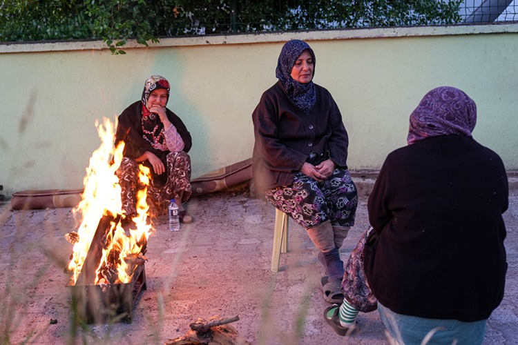 Sındırgı’da Korkulu Bekleyiş Vatandaşlar Evlerine Giremedi3