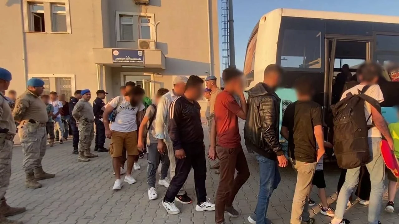 Sınırda Büyük Operasyon Düzensiz Göçmenler Yakalandı1