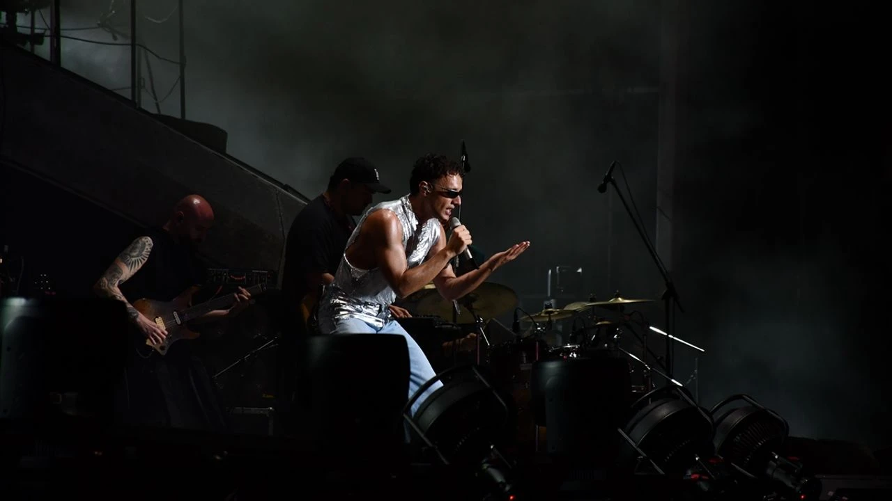 Sunny Hill Festivali’nde Edis Rüzgârı Dua Lipa Sahne