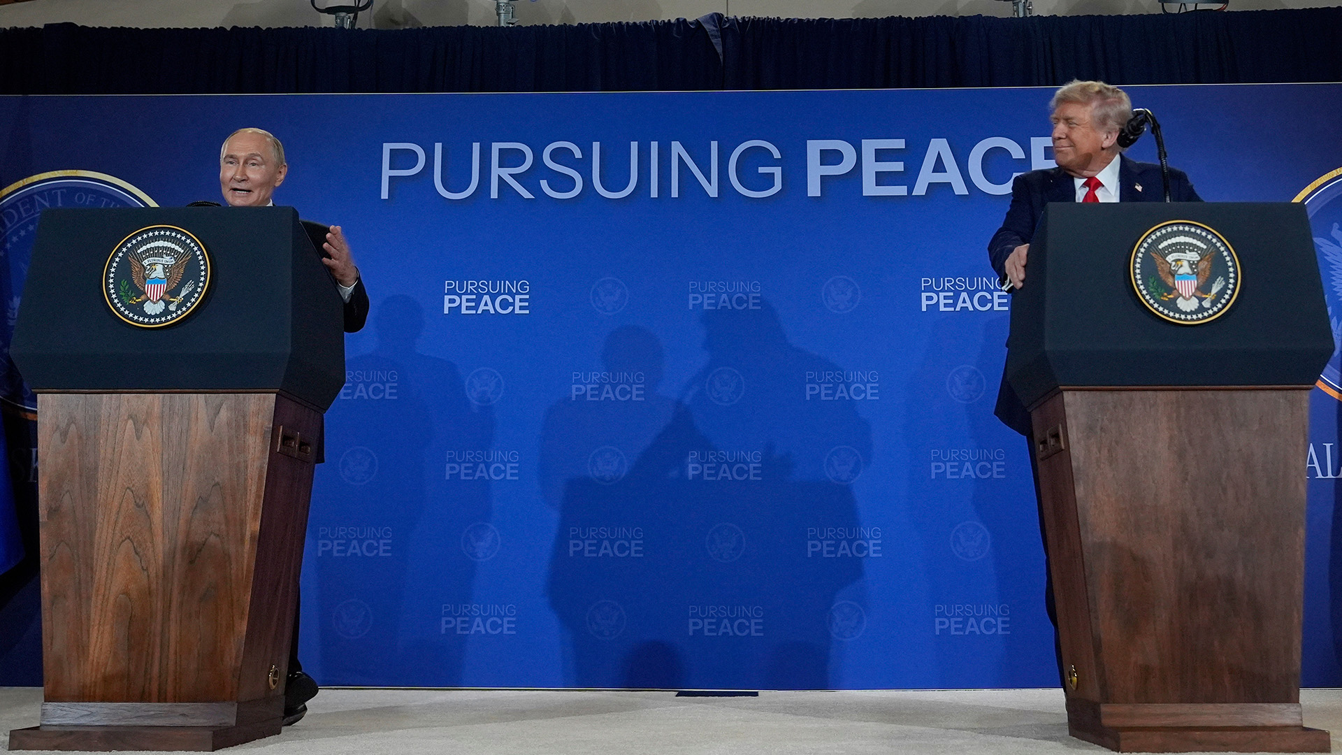 Trump Ve Putin Bir Araya Geldi! Tarihi Buluşmada Neler Konuşuldu