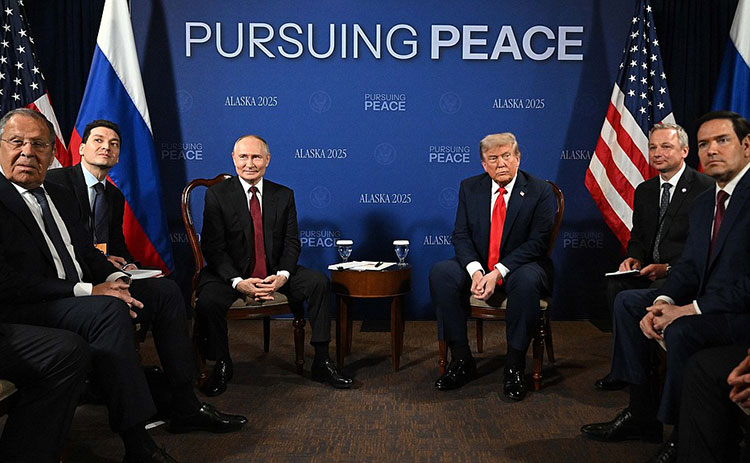 Trump Ve Putin Bir Araya Geldi! Tarihi Buluşmada Neler Konuşuldu2