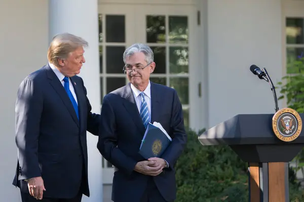 Trump’tan Fed Başkanı’na Sert Çıkış “Powell Emekli Olmalı”