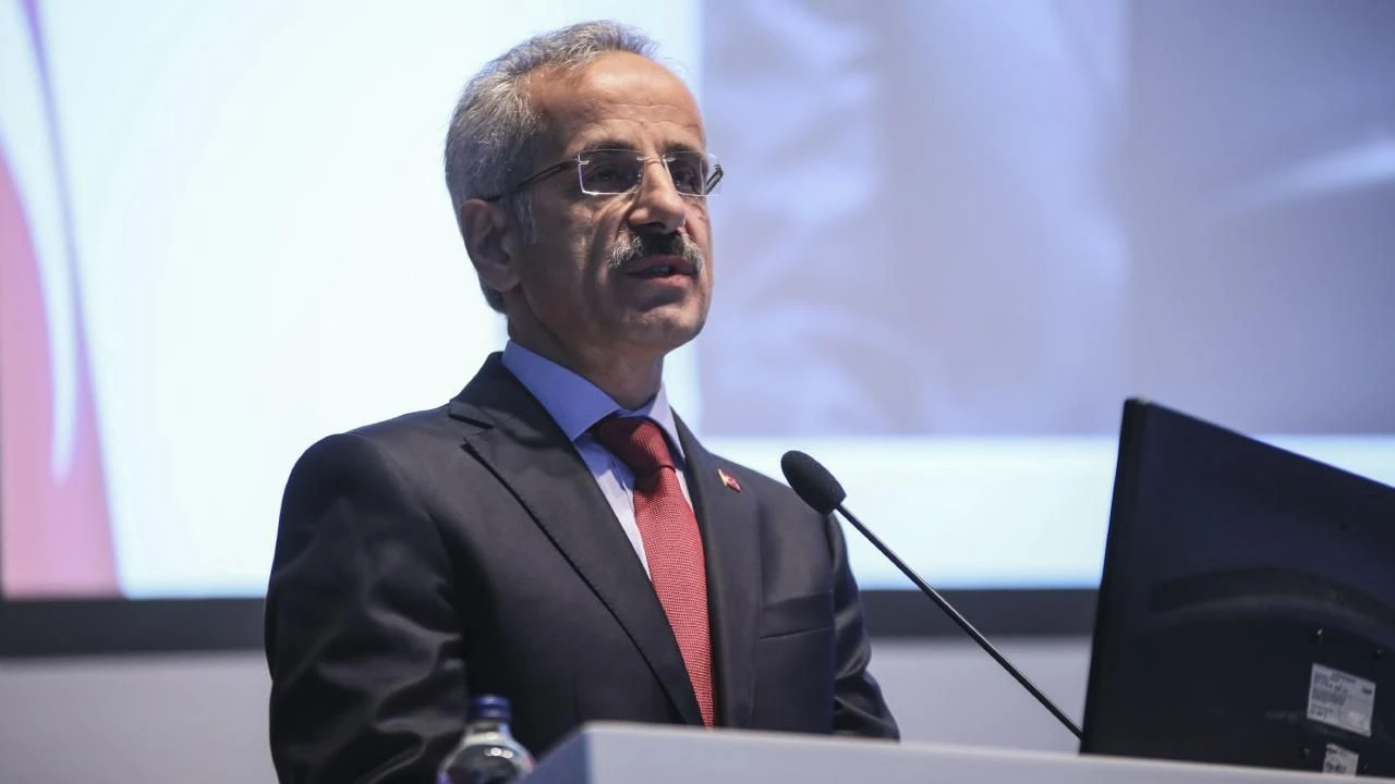 Ulaştırma Ve Altyapı Bakanı Abdulkadir Uraloğlu