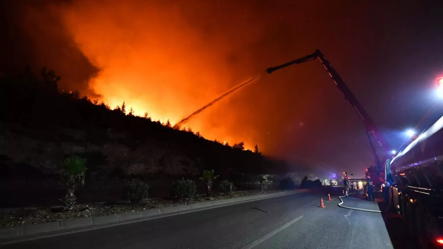 Ülkemiz Alevlerle Boğuşuyor! Buca’daki Yangında Son Durum1
