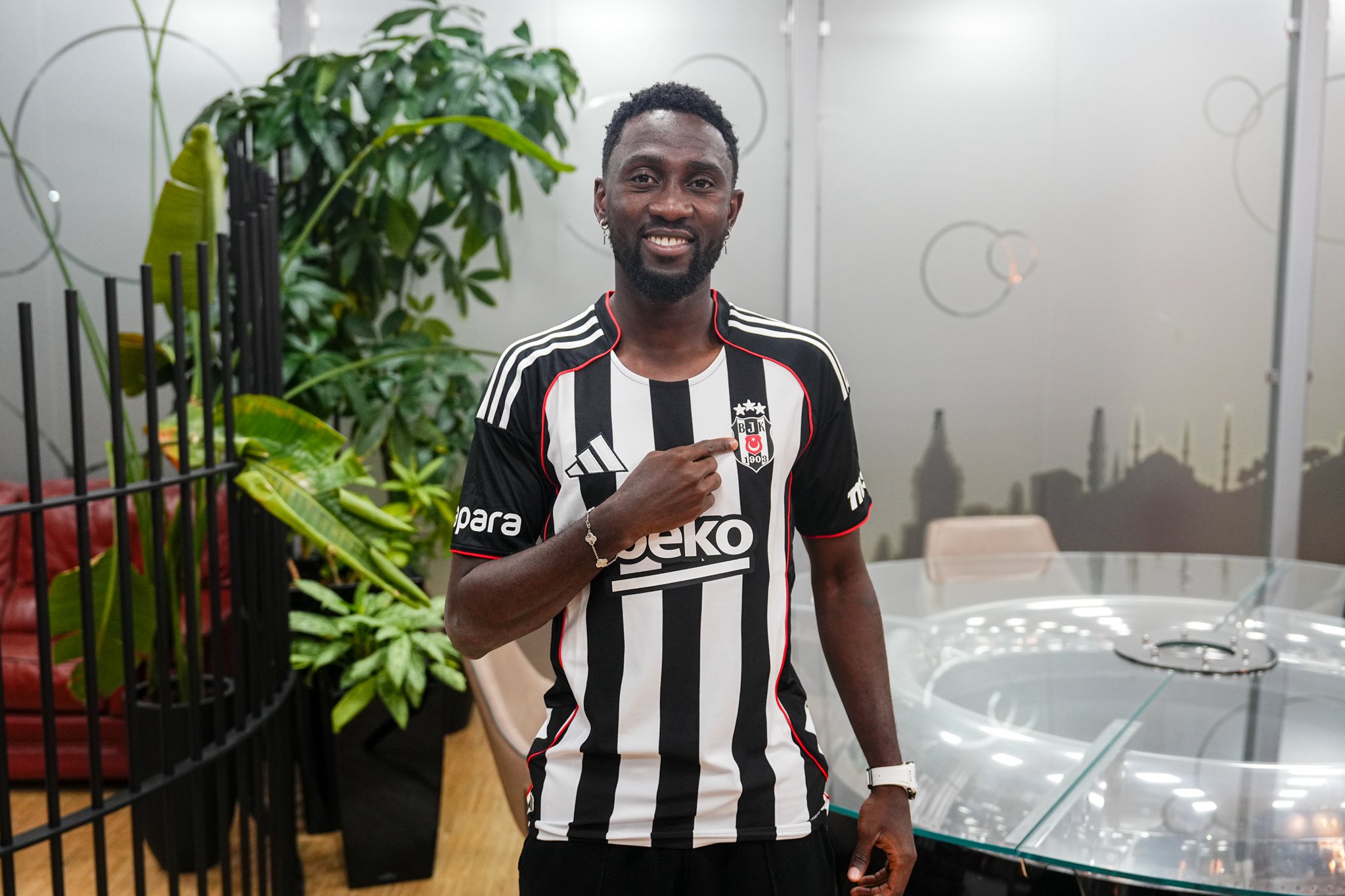 Wilfried Ndidi Beşiktaş Transfer2