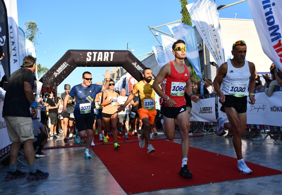 3. Uluslararası Ayvalık Kurtuluş Yarı Maratonu Tamamlandı