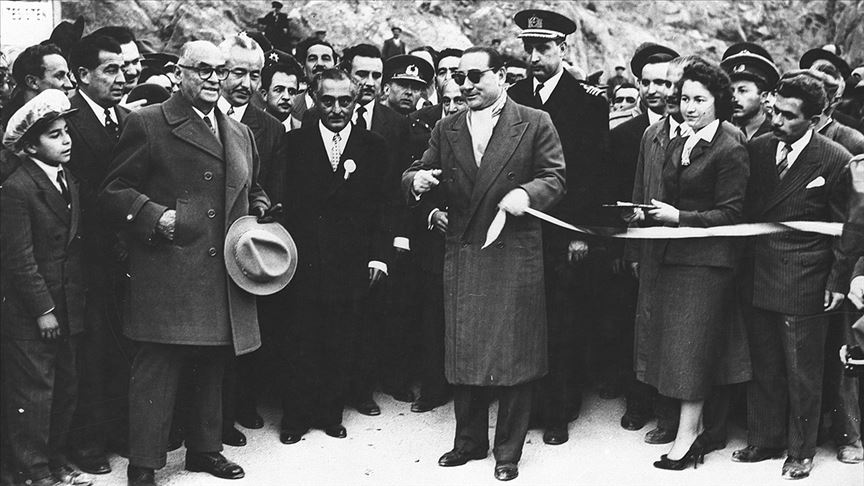Adnan Menderes Başbakan