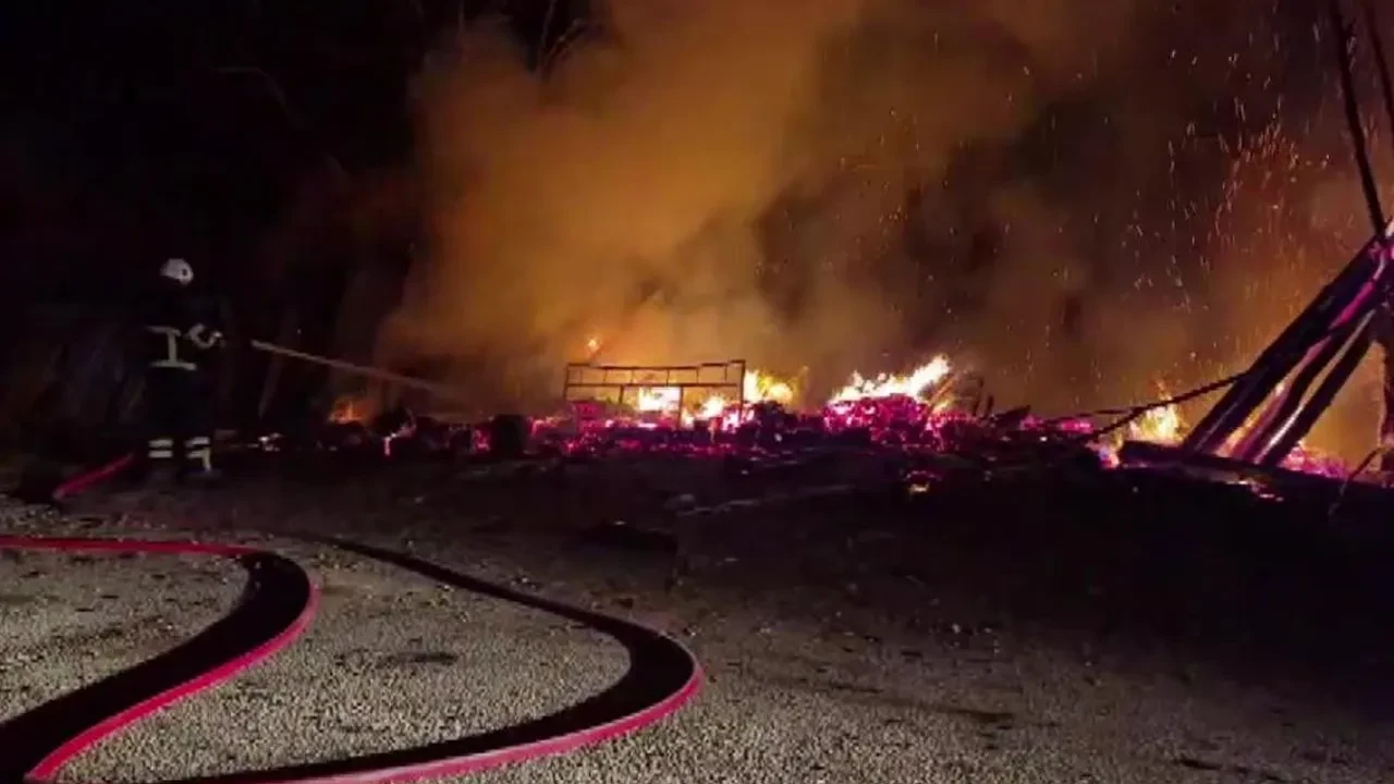 Amasya’da Ev Yangını Peş Peşe Patlama Yaşandı2