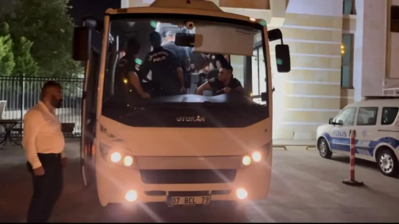 Antalya'daki Rüşvet Operasyonunda 5 Kişi Tutuklandı2