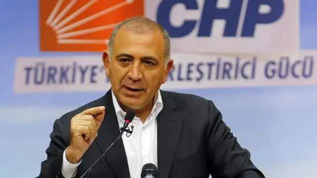 Chp’de Kayyım Krizi Gürsel Tekin Eski Başkanlarla Il Binasına Gidecek2