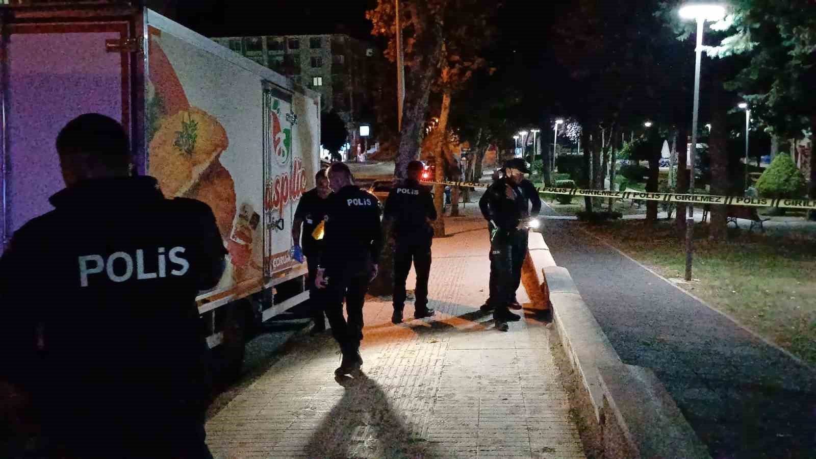 Çorum’daki Petshop Dükkanında Akılalmaz Olay! 1 Ölü, 4 Gözaltı2