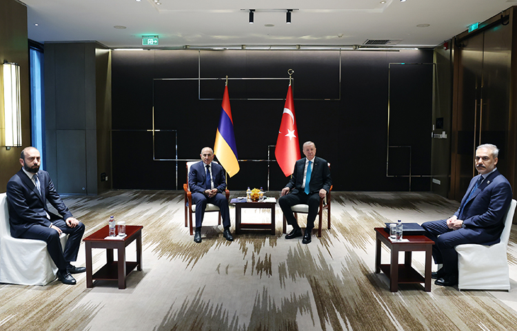 Cumhurbaşkanı Erdoğan Ve Paşinyan Görüştü! Neler Yaşandı1