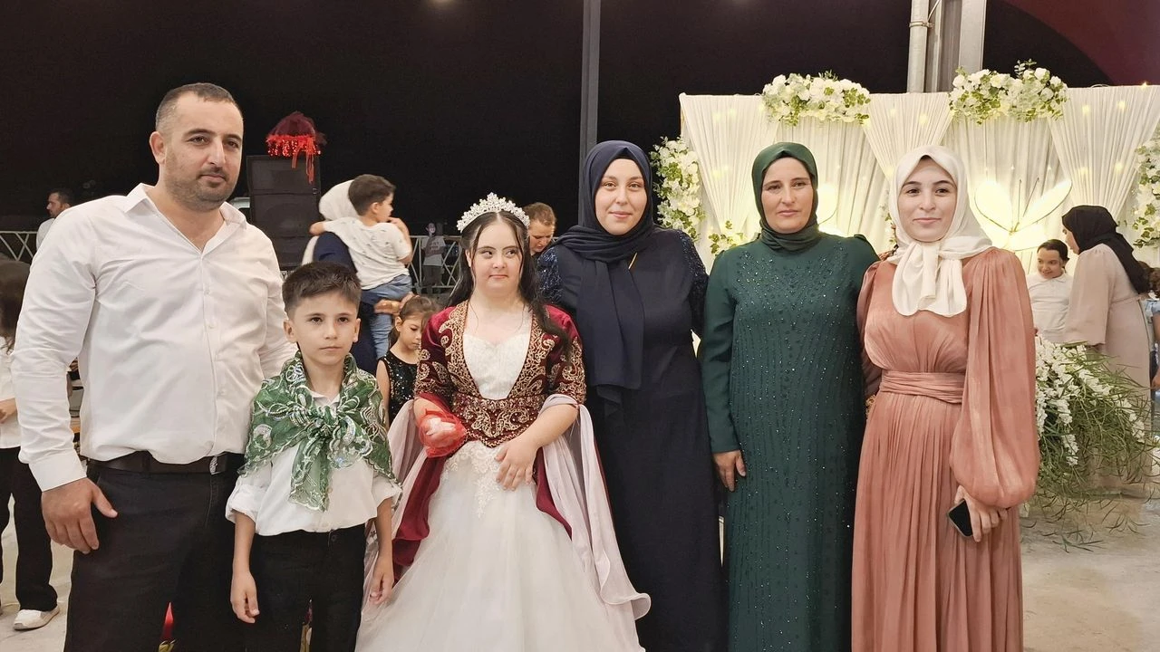 Damatsız Düğün! Down Sendromlu Genç Kızın Hayali Gerçek Oldu3