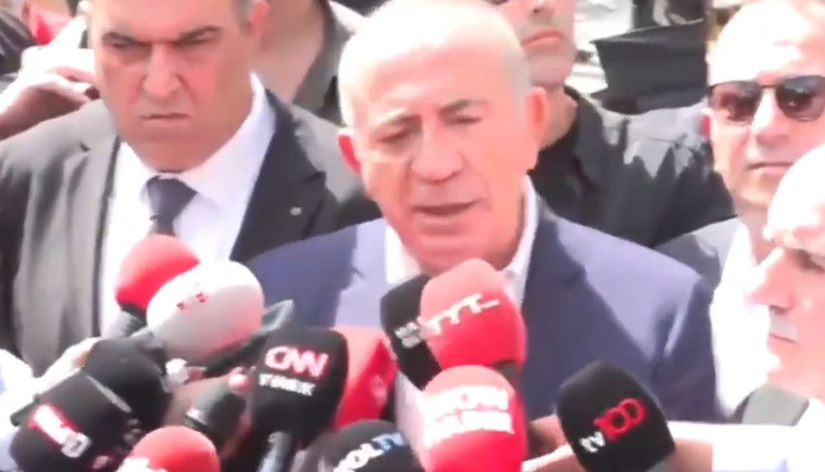 Gürsel Tekin Su Şişesi