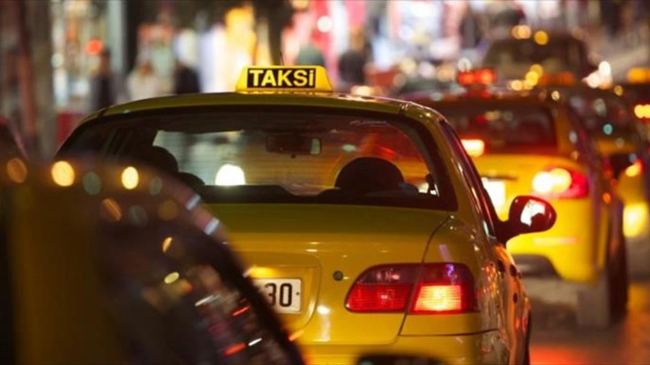 Havalimanında Taksiciler Birbirine Girdi, Yaralılar Var2