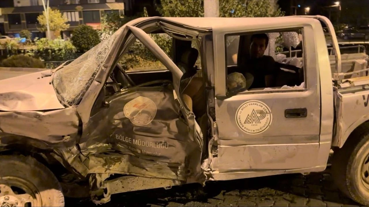 Osmaniye’de Feci Çarpışma! Cip Ve Kamyonet Birbirine Girdi1